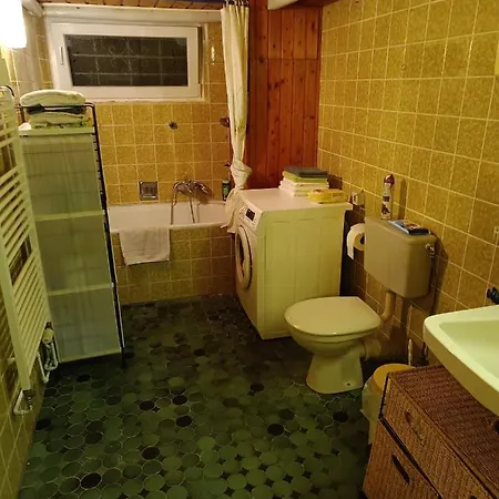 Untergeschoss, 24 H Check-in,tv,internet,kueche, Bad, 2 Guest, Freeparking,im Keller, Vip Shuttle Service Apartamento Hanóver